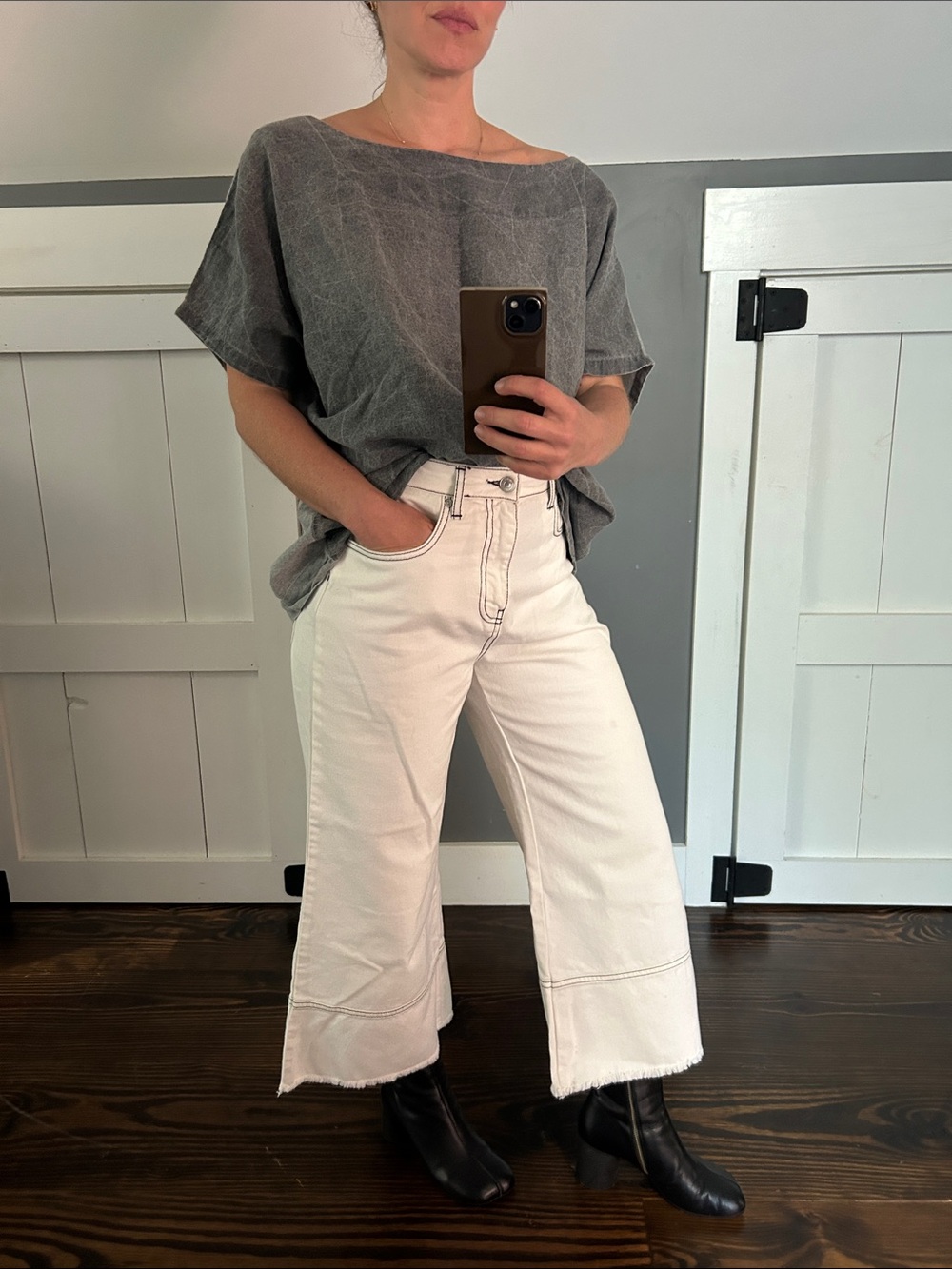 MSGM White Wide-Leg Crop Jeans with Raw Hem